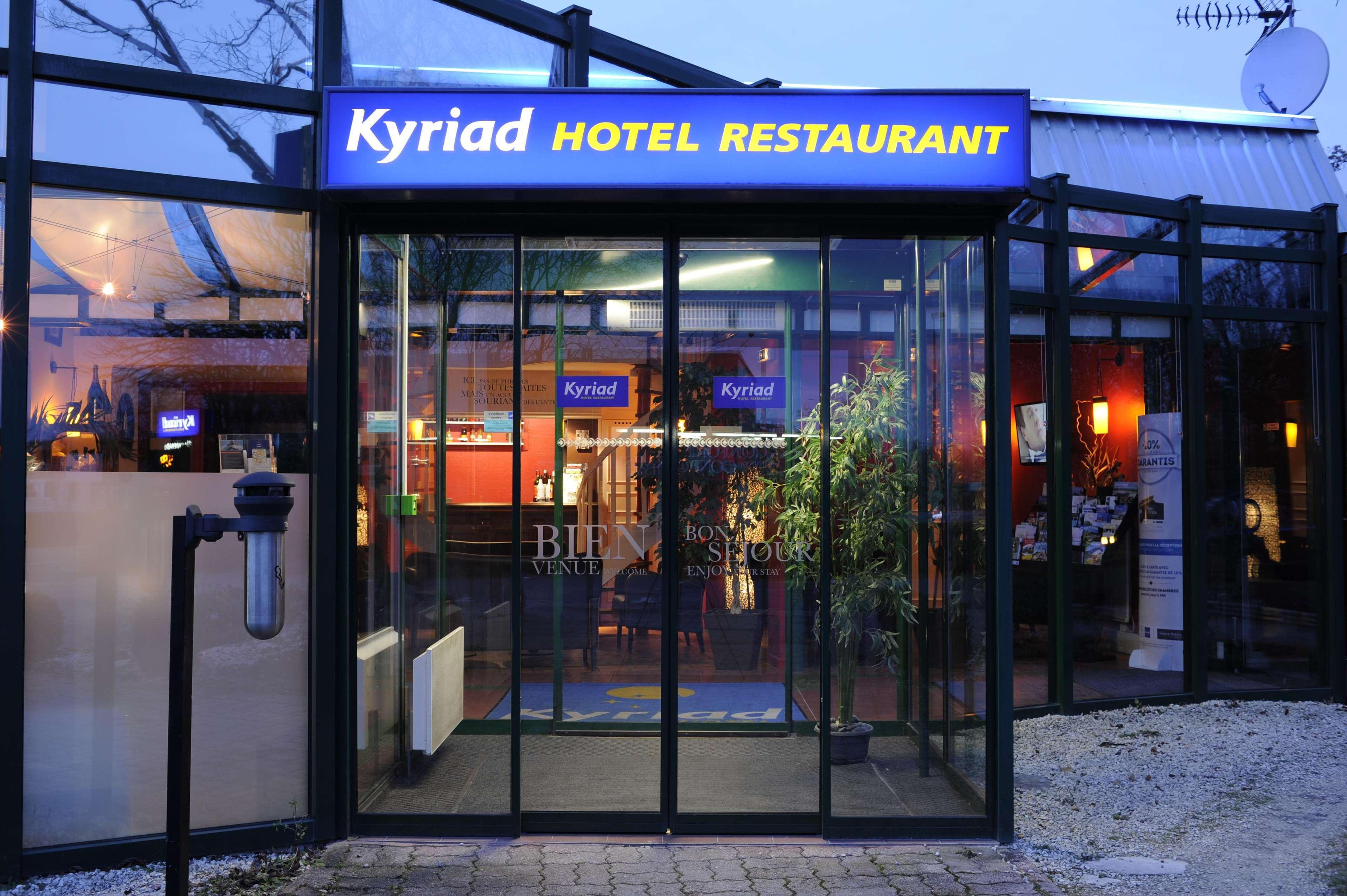 Kyriad Reims Est - Parc Expositions Екстериор снимка